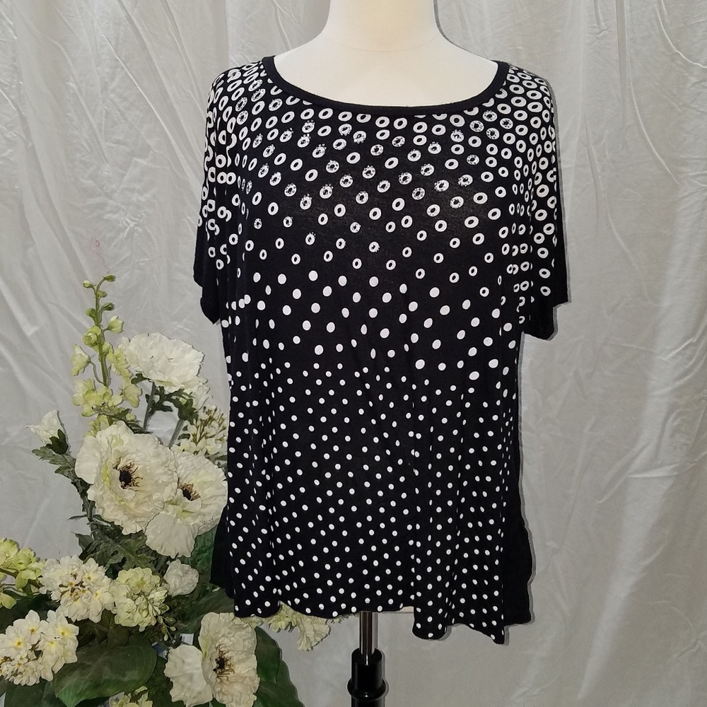 Black Tunic with Dots and Contrast in Back.